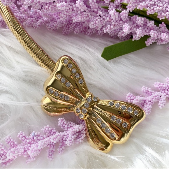Gold bow 🎀 belt - Picture 3 of 7
